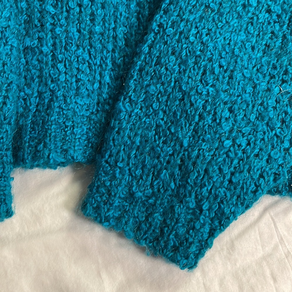Sweater - Picture 15 of 16